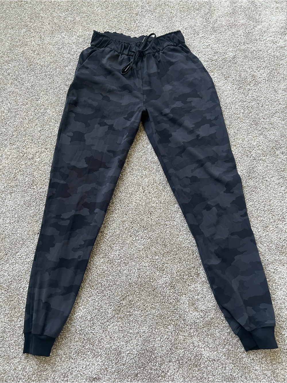 Lululemon camo joggers